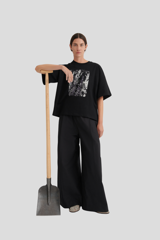 Kowtow Scene Tee -Black