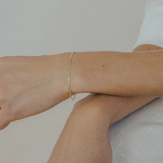 Sophie Curb Bracelet - Gold