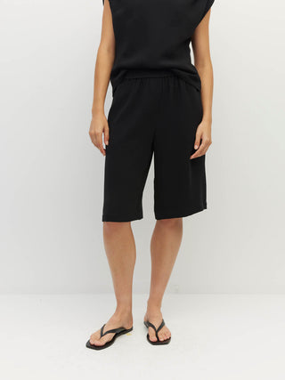 Juliette Hogan Koa Short (Luxe Suiting)  Black